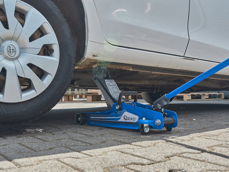 Podnośnik hydrauliczny 2,5T niskoprofilowy SMART + guma