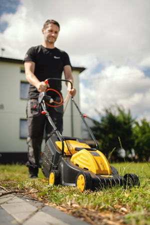 Elektryczna kosiarka indukcyjna John Gardener 2000W 32cm