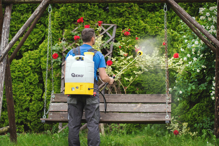 Opryskiwacz akumulatorowy 16L z dodatk. wyposażeniem (1)