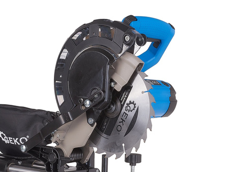 Piła ukośnica z posuwem 1700W 210mm (1)