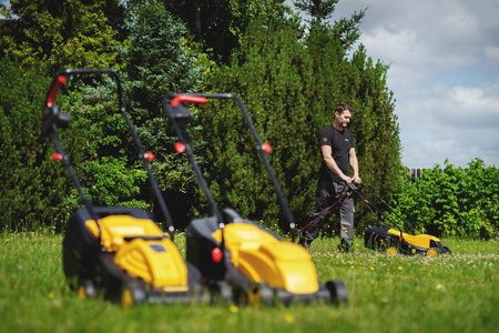 KOSIARKA ELEKTRYCZNA JOHN GARDENER 2200W 32CM MODEL HD EXTREME