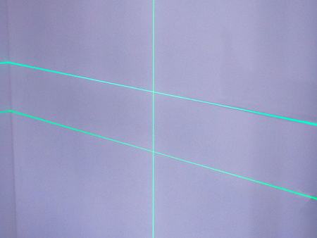 Laser krzyżowy 360° 4D + 2xAKU + walizka + akcesoria (4)