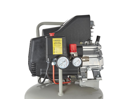 Kompresor olejowy pionowy 50L (1)