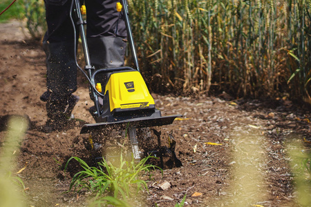 Glebogryzarka Elektryczna Kultywator Ogrodowy 1400W 45CM Dzik Do Ziemi 2w1