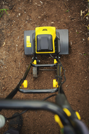 Glebogryzarka Elektryczna Kultywator Ogrodowy 1400W 45CM Dzik Do Ziemi 2w1