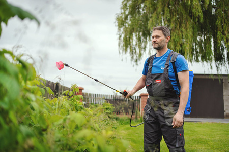 Opryskiwacz akumulatorowy plecakowy 16L Lekki Blue 12Ah (1)