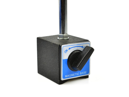 Czujnik zegarowy 10/0,01 mm na statywie magnetycznym (walizka) (10)