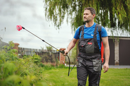 Opryskiwacz akumulatorowy plecakowy 16L Lekki (1)