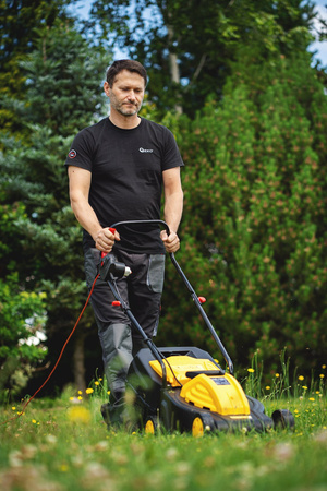 Elektryczna kosiarka indukcyjna John Gardener 2000W 32cm